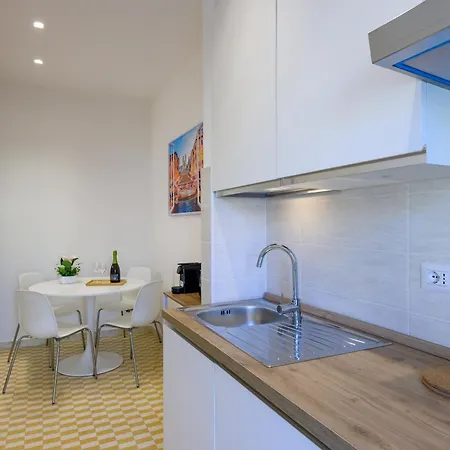 Luxury Suite-metro Malatesta
