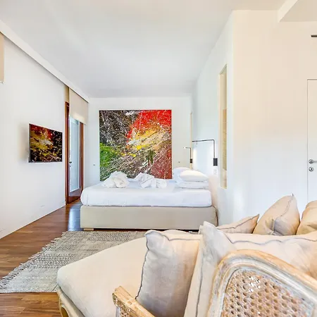 Apartment Skylife Art Gallery Loft - Riverfront Art Sanctuary *