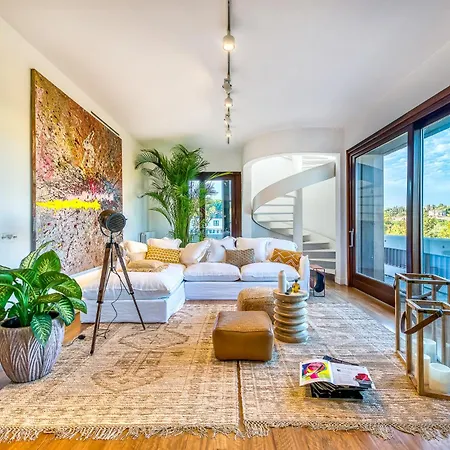 Skylife Art Gallery Loft - Riverfront Art Sanctuary Apartment Rome