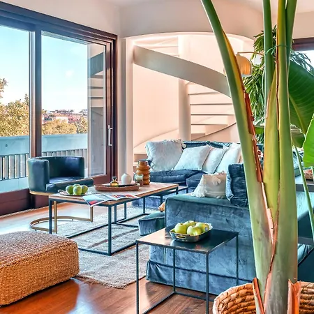 Apartment Skylife Art Gallery Loft - Riverfront Art Sanctuary