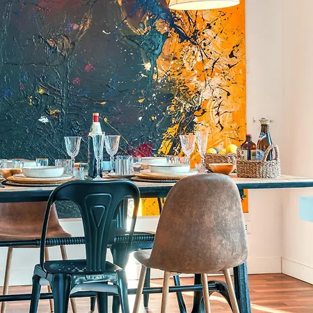 Skylife Art Gallery Loft - Riverfront Art Sanctuary Apartment *