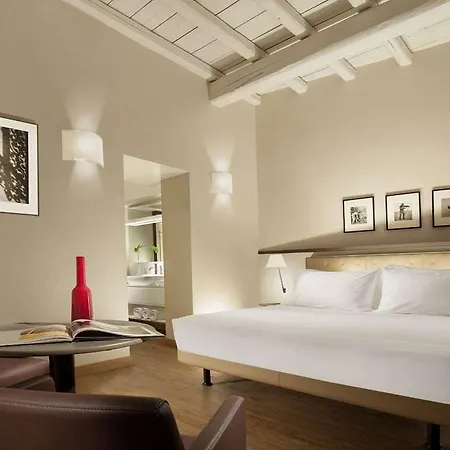 Palazzo Scanderbeg Aparthotel