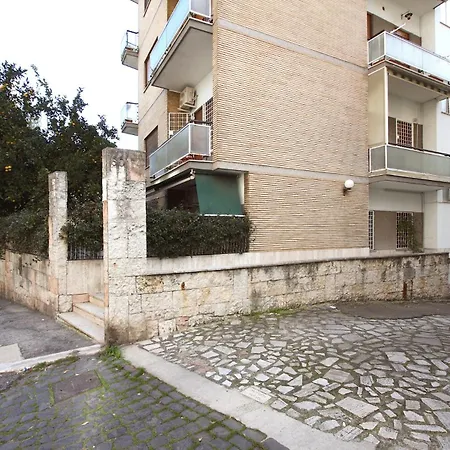 Apartment Graziano House