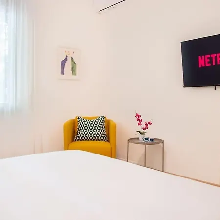 Elegant And Cozy Flat With Study - Trastevere Apartment