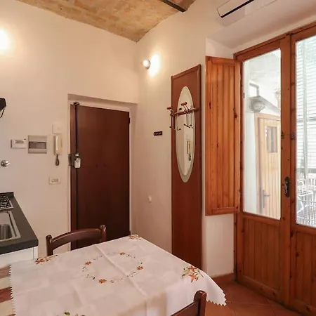 Apartment In Via Plauto Rome