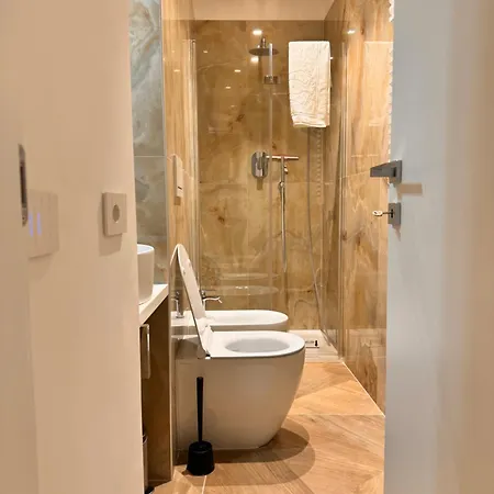 Luxury Apartments, Piazza Di Spagna Apartment *
