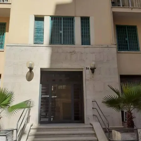 Loft Universita, Centro, Vicino Metro B, Wifi * Rome