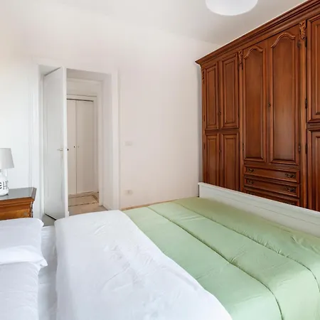 Elegant 3 Bedroom San Pietro Station 200 Mt Apartment Rome