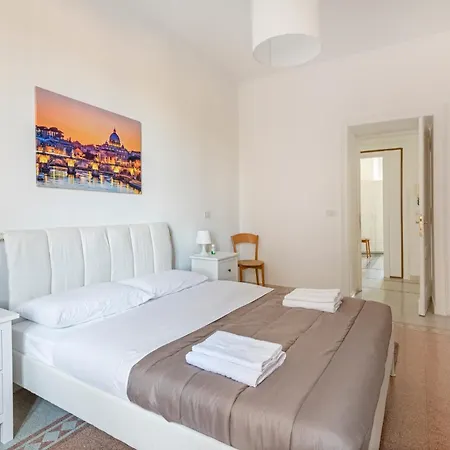 Elegant 3 Bedroom San Pietro Station 200 Mt Apartment Rome