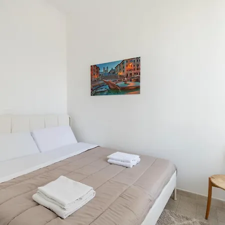 Elegant 3 Bedroom San Pietro Station 200 Mt Apartment *