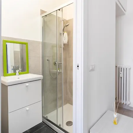 Elegant 3 Bedroom San Pietro Station 200 Mt Apartment