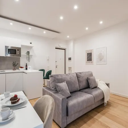 The Rent - Modern One-bedroom In The Cipro Area Rome