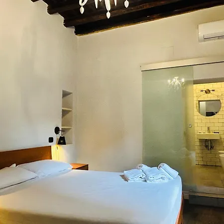 Cenci Guest house *