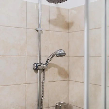 Vaticano - 3 Bagni - 11 Posti - 200mq - 7 Letti - Wifi * Rome
