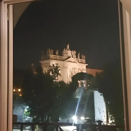 Large And Bright Amazing View Basilica San Giovanni In Laterano Apartment Rome