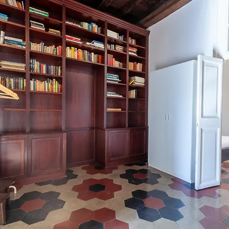 Spanish Steps Charming Apartment, New Opening Apartment