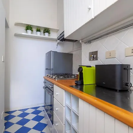 Spanish Steps Charming Apartment, New Opening *
