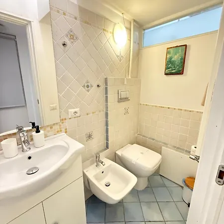 Apartment San Lorenzo , Near Termini Station Center V