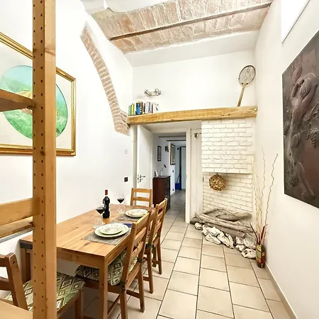Apartment San Lorenzo , Near Termini Station Center V Rome