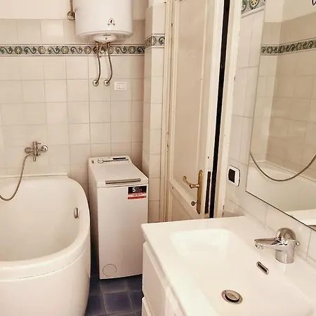 Apartment Piramide Metro B Rome
