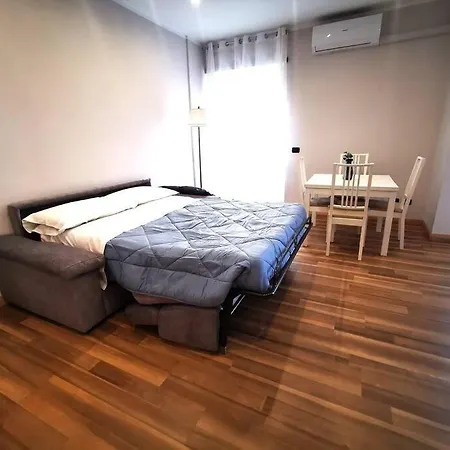 Apartment La Regina Tiberina Rome