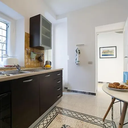 Monti 3 Bedroom Colisseum Apartment *