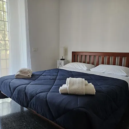 Apartment Be Your - Isabella Bright *