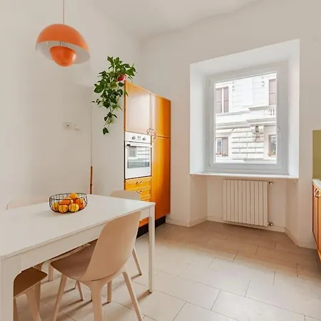 Moderno A Due Passi Dal Colosseo Apartment Rome