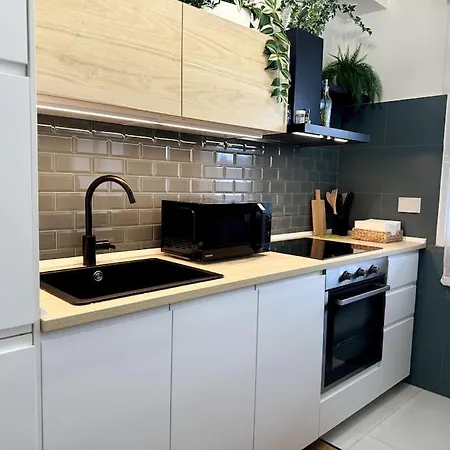 Moderno E Confortevole Con Posto Auto- Wifi Veloce Apartment *