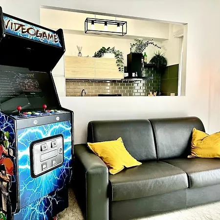 Moderno E Confortevole Con Posto Auto- Wifi Veloce Apartment *