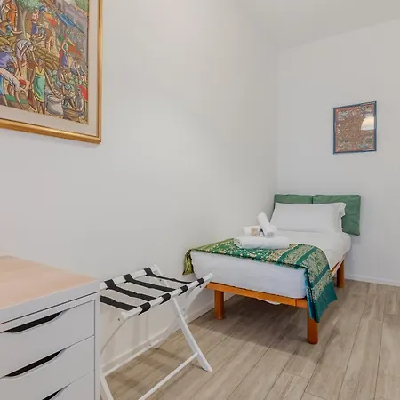 Apartment Journalist Sistine Chapel *
