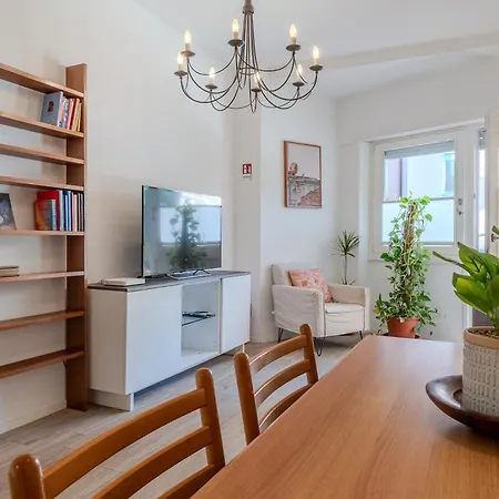 Apartment Journalist Sistine Chapel