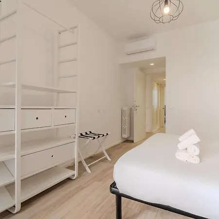 Apartment Journalist Sistine Chapel *