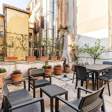 Casa Storica 4bdr Con Terrazza A Campo De Fiori Rome
