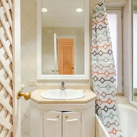 Casa Storica 4bdr Con Terrazza A Campo De Fiori *