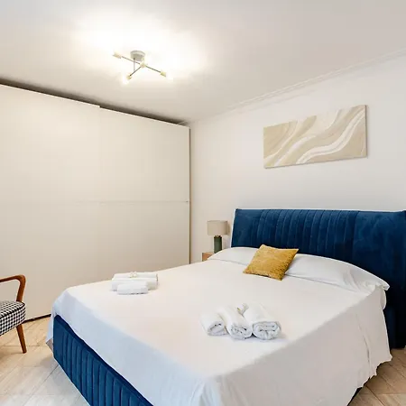 Casa Storica 4bdr Con Terrazza A Campo De Fiori Apartment *