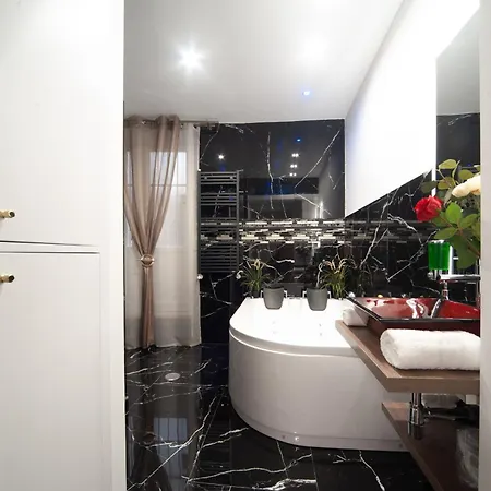 Farnese Jacuzzi Daire *