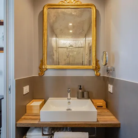 Luxury In Trastevere San Calisto Apartment