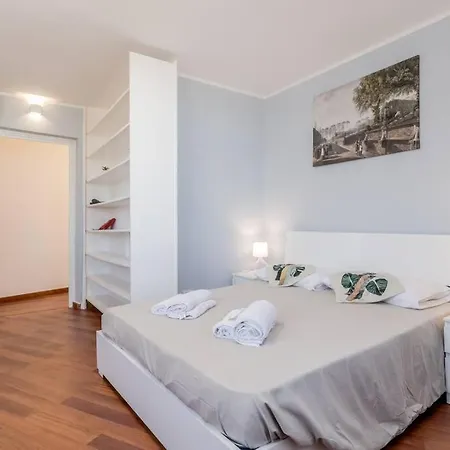 Domus Pamphili Free Netflix & Ac Apartment
