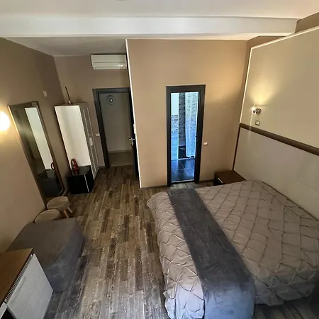 Candia 4* Rome