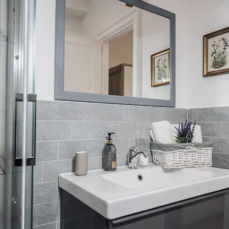 Agrippina House: Mura Vaticane Apartment Rome
