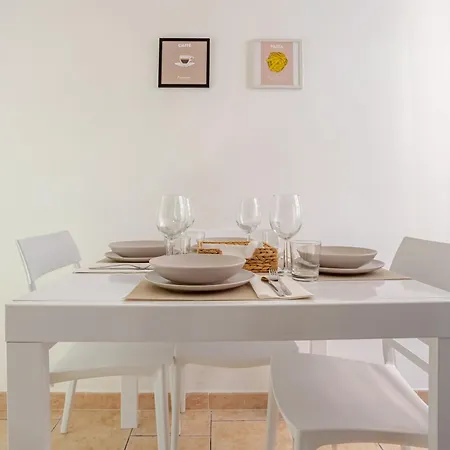 Apartment La Dolce - Stone's Throw From The Center Rome
