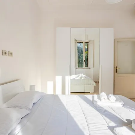 Apartment La Dolce - Stone's Throw From The Center Rome