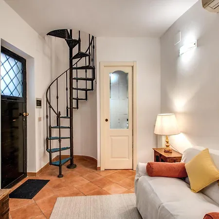 Charlotte Luxury Coronari Apartment Rome