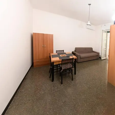 Minimal House Apartment Rome