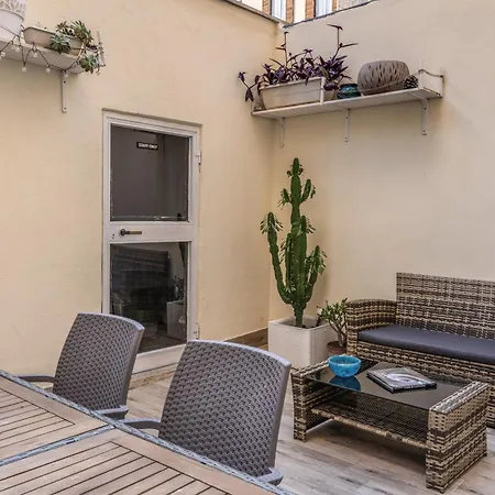 Nala Luxury With Terrace Apartment