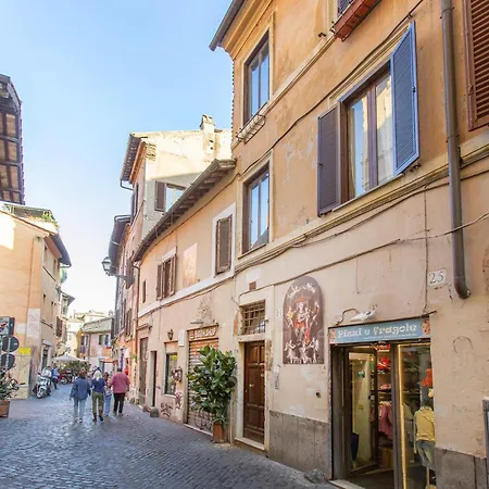 Apartment Happy Trastevere In Rome