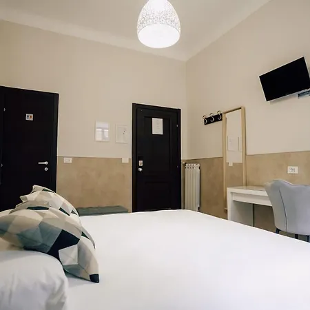 Mirabilia House Guest house *