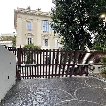 Skylife Art Gallery Loft - Riverfront Art Sanctuary Rome