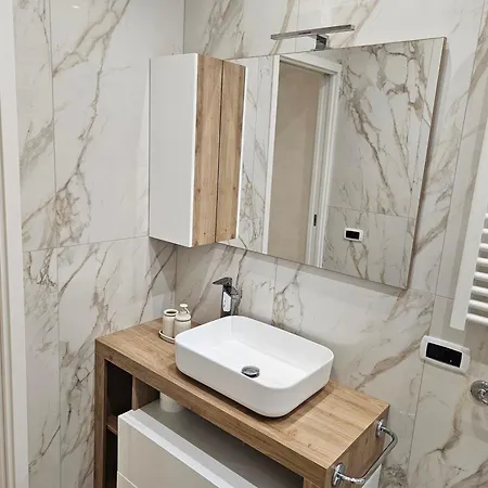 Mary House Апартаменты Рим